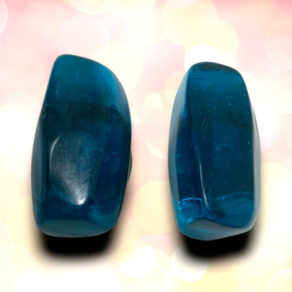 Vintage 1980s Blue Transparent Acrylic Faceted Jelly Clip On Earrings New Wave - Picture 2 of 5